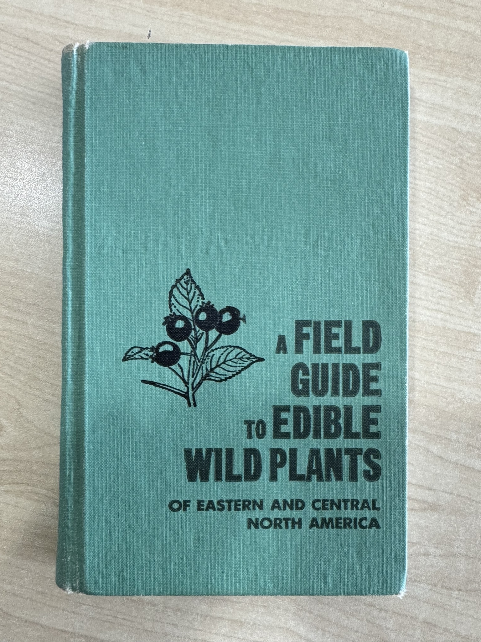 Field Guide to Edible Wild Plants of Eastern and Central North America
