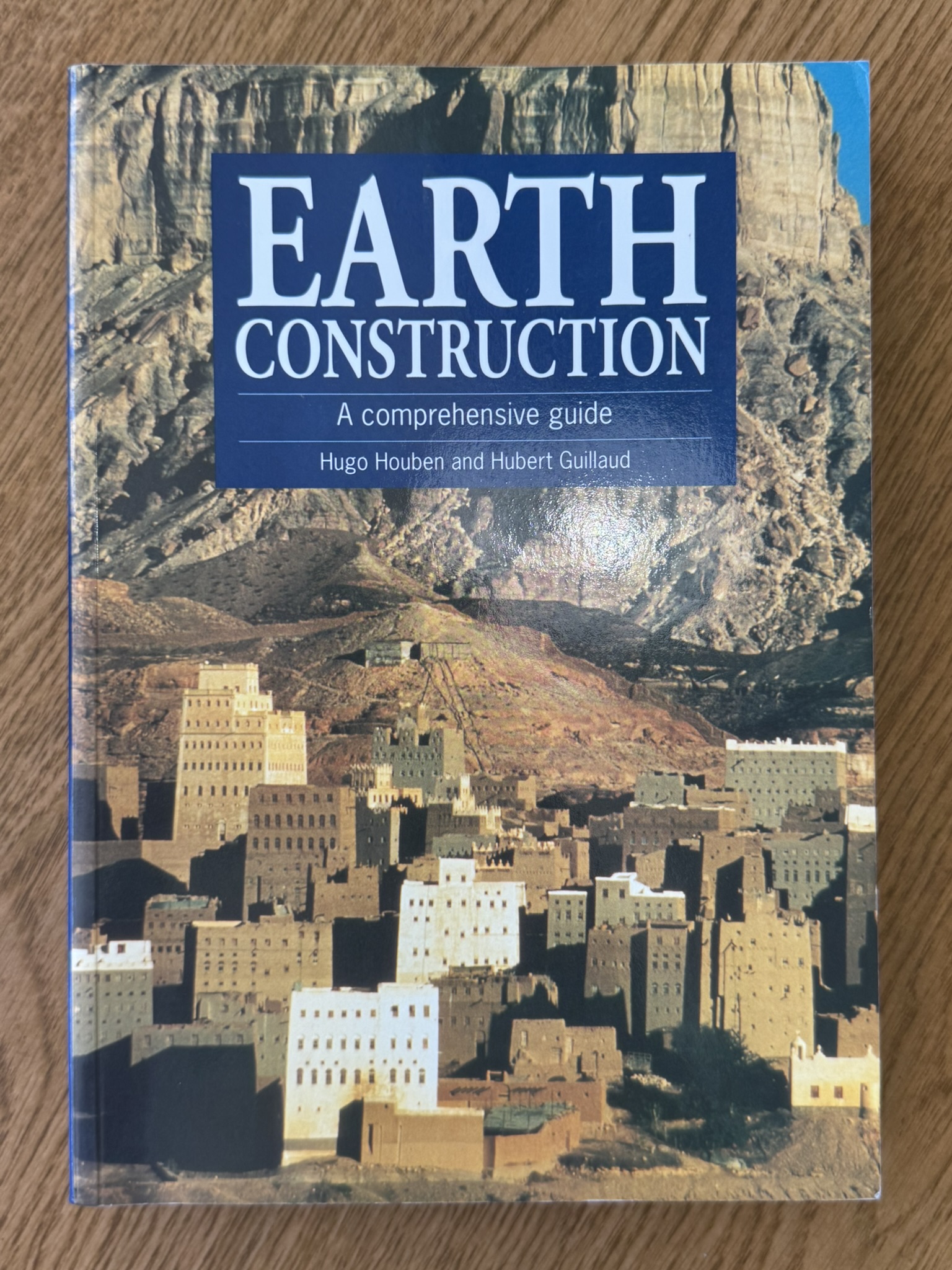 Earth Construction: A Comprehensive Guide (UK)